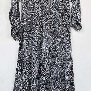 Black-White-Arabic-Printed-Maxi-Abaya