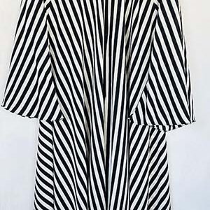 Black-White-Stripe-Floral-Printed-Front-Open-Abaya
